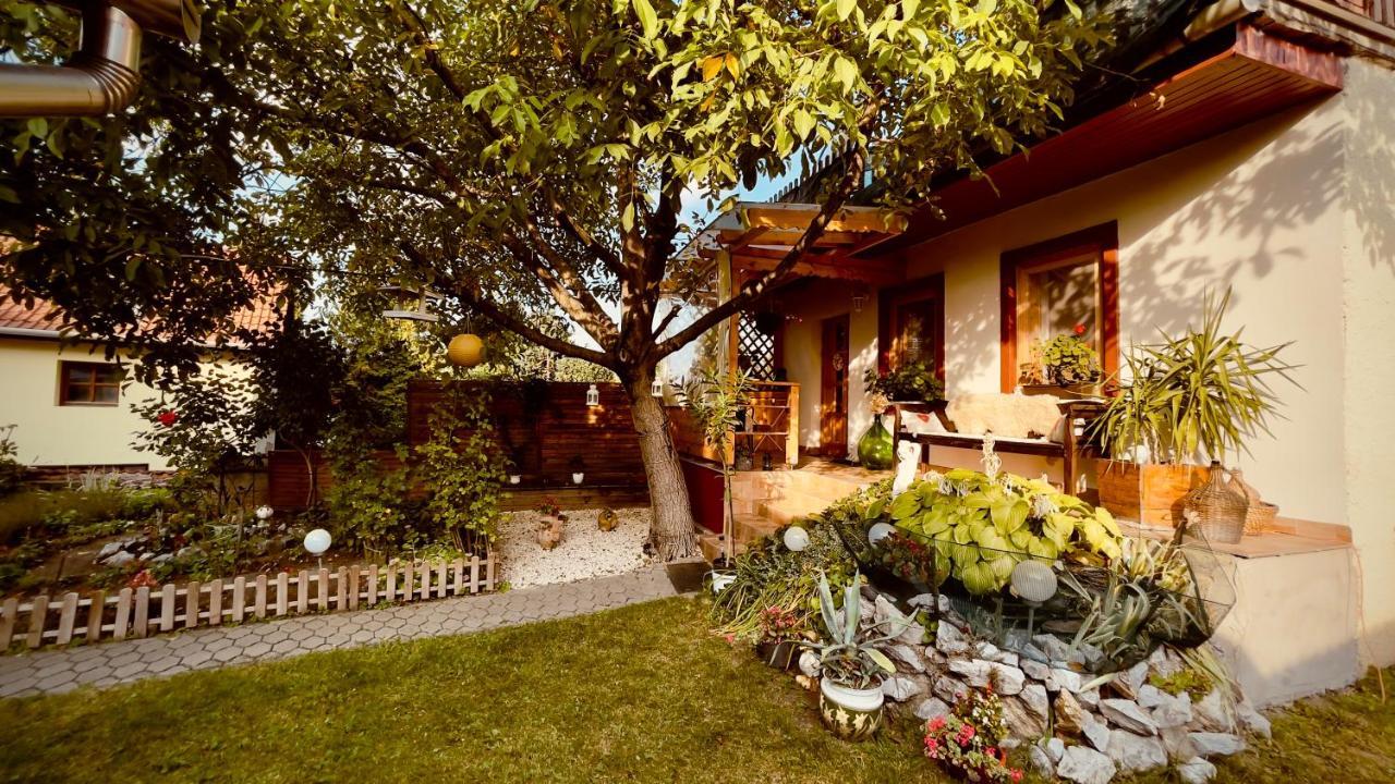 Kishaz Apartman Eger Exterior photo