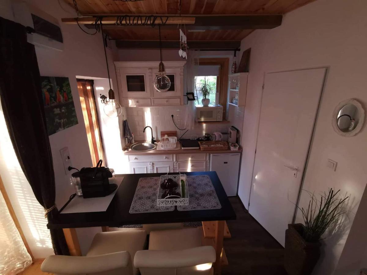 Kishaz Apartman Eger Exterior photo
